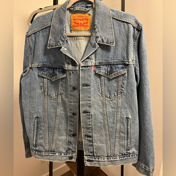 Levi’s Denim Jacket - Picture 2 of 5